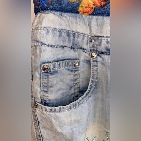 𝅺SEXY Washed Off Cropped Jeans with Rhinestone Detail - Picture 10 of 11